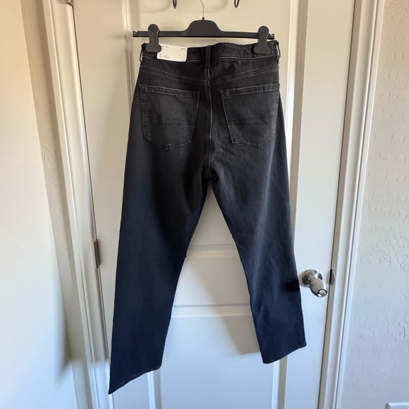 NWT American Eagle Black Mom Jeans - Picture 2 of 8